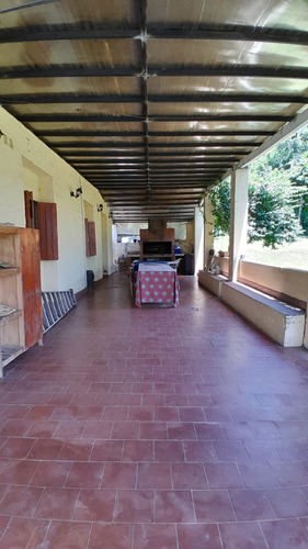 Venta Casa Con Importante Terreno - Zona Corte - Yerba Buena - Italia Alt. 3200