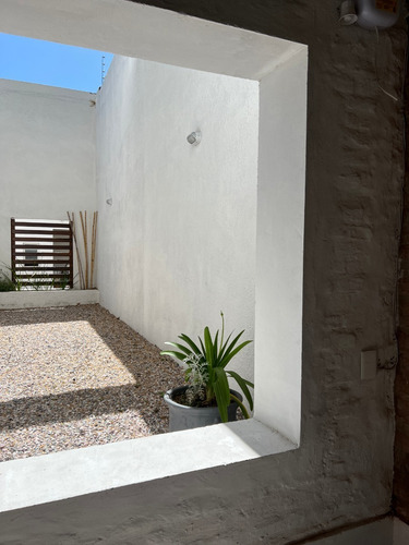 Imagen 2 de 16 de Venta Apartamento La Comercial Dos Dormitorios Patio Con Renta Beneficio Exoneracion De Irpf