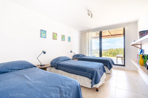 Apartamento Esquinero En Alquiler Temporario De Tres Suites Con Parrillero Propio-ref:29236