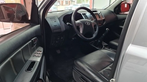 Imagen 8 de 15 de Toyota Hilux 2015 3.0 Cd Srv Cuero 171cv 4x4 - E4