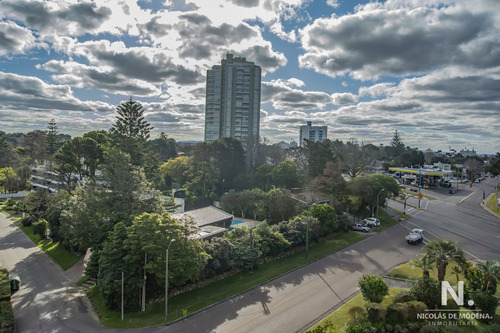 Venta Apartamento De 3 Dormitorios En Zona Roosevelt, Punta Del Este.