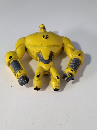 Muñeco Armadillo Alien (ben 10 Ultimate) (Usado)