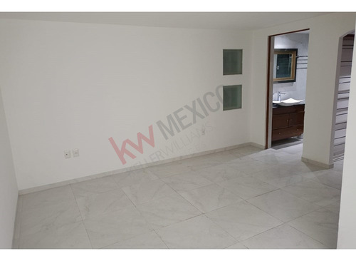Renta De Departamento Duplex, 2 Recamaras Y Cajón Independiente En Georgia, Nápoles