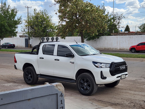 Toyota Hilux 2.7 Cabina Doble Sr Mt