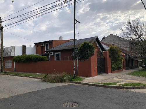 Imagen 2 de 21 de Casa En Venta - Quilmes