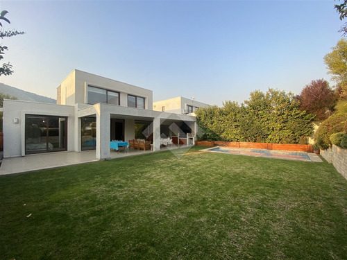 Excelente, Casa En Venta De 3 Dorm Y Serv. Chamisero, Colina