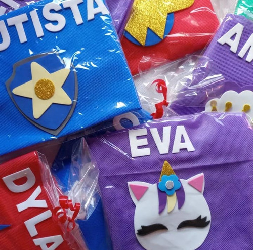 Capa En Friselina Personalizadas.personaje Y Nombre Variados