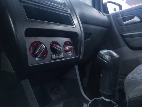Imagem 9 de 15 de Volkswagen Fox 1.0 Tec (flex) 4p