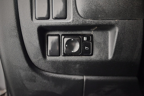 Imagen 15 de 18 de Nissan Versa Drive 1.6 4p At