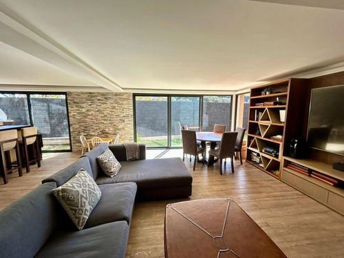 Casa En Venta Y/o En Renta Moderna Con Terraza, Vista Espectacular Y Seguridad