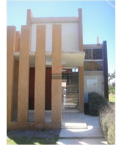 Casa En Rincã³n Del Indio, 3 Dormitorios *- Ref: 3948