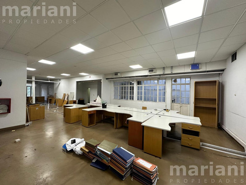 Alq - Local De 2.500m2 En 3 Plantas - Av. Belgrano 900