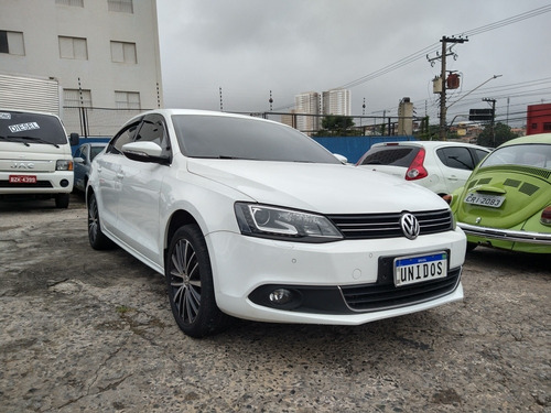 Imagem 2 de 10 de Volkswagen Jetta 2014 2.0 Tsi Highline 4p