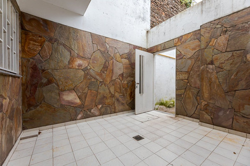 Venta Casa Pasillo 3 Dormi Y 2 Patios-apta Credito