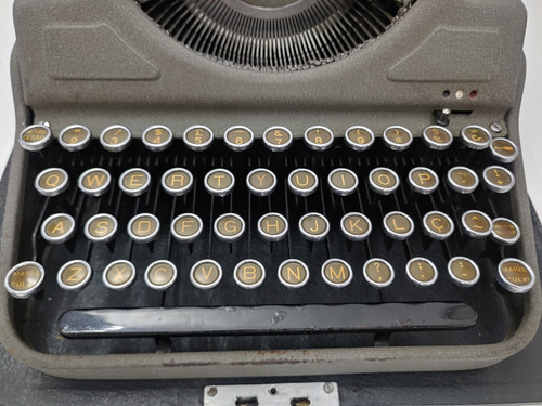 Maquina De Escrever Miriam - Ano 1951 - Original (Usado)