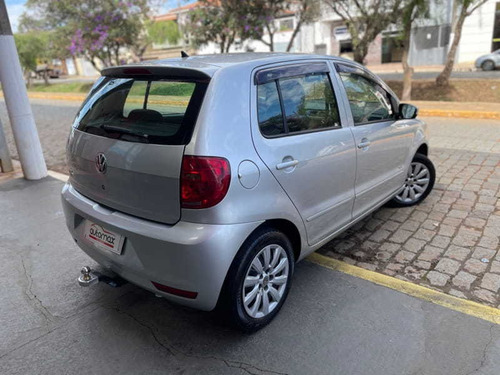 Imagem 4 de 14 de Volkswagen Fox 1.0 8v (g2) 4p