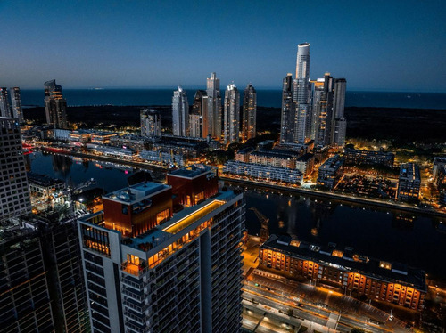 Departamento 2 Ambientes Amplios Con Posibilidad De División Piso Alto En Quartier Del Bajo