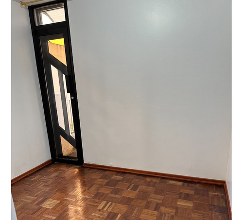 Amplio Departamento De 145 M2 Ofrece El Equilibrio Perfecto Entre Espacio, Ubicación Y Estilo Clásico.
