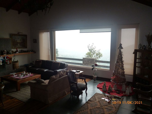 Casa En Venta De 2 Dorm. En Lo Barnechea