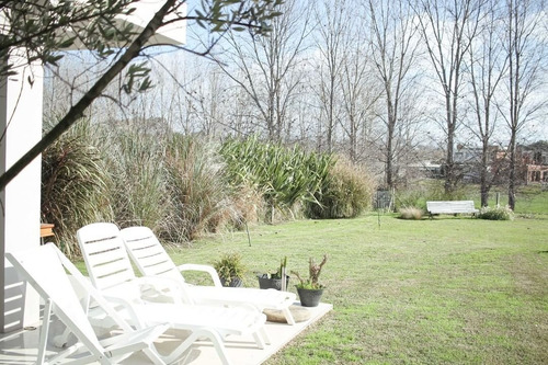 Imagen 9 de 30 de Chalet Seis Ambientes Con Parque Y Piscina