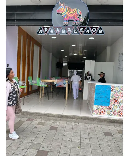 Venta Local Rentando Primera De Mayo Excelente Ubicación