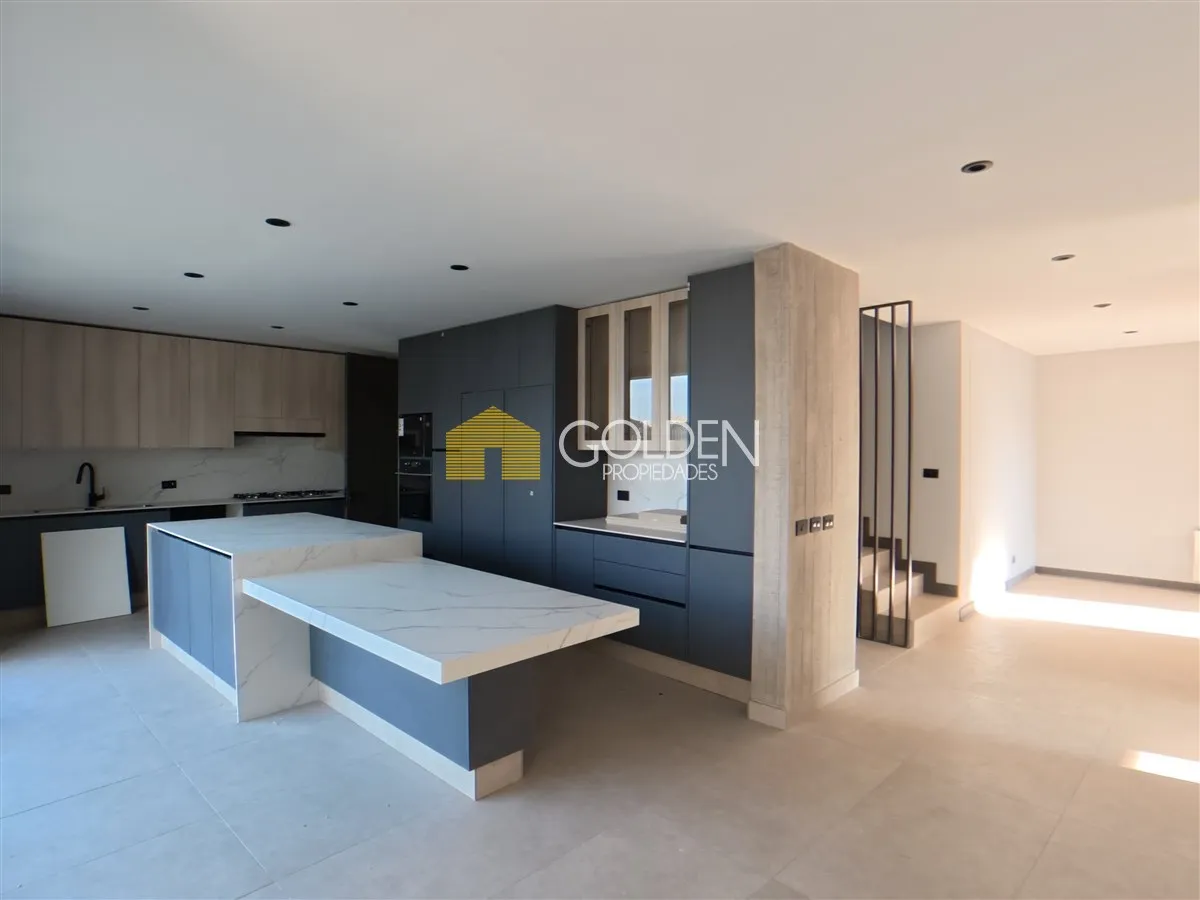 Imagen 2 de 24 de Casa En Arriendo De 5 Dorm. En Lo Barnechea