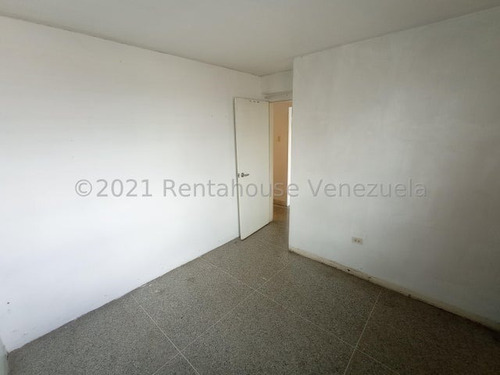 Imagen 24 de 30 de Apartamento En Venta Centro Este De Barquisimeto, Económico, Servicio Eléctrico Contante. Código 23-7839 Mz