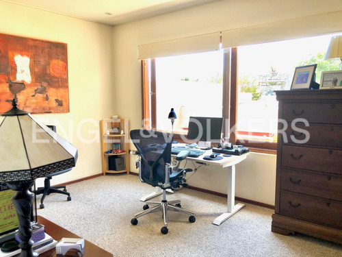 Hacienda, Borde Cancha. Excelente Casa En Venta