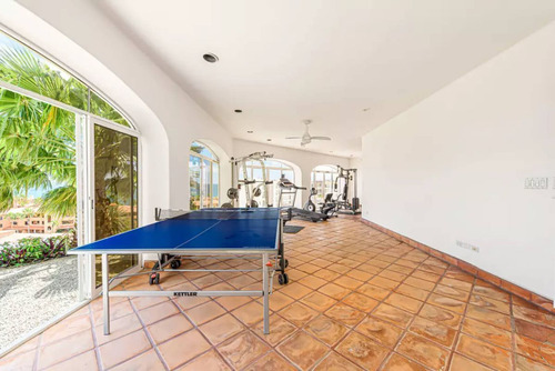 Casa De Lujo Con Jardín, Terraza, Pergola Y Alberca Privada,