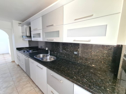 Imagen 14 de 25 de Fernando Guerrero Vende Apartamento En Urb El Bosque Res Vista Real