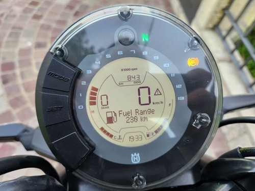 Imagen 9 de 18 de Husqvarna 200