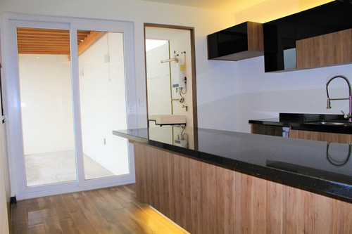 Imagen 6 de 14 de Venta De Casa Estilo Contemporánea El Refugio Ycc