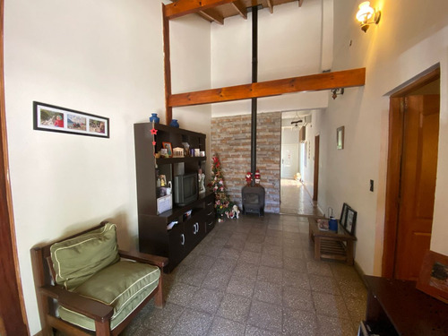 Casa En Venta 3 Amb, Benito Juarez, El Palomar