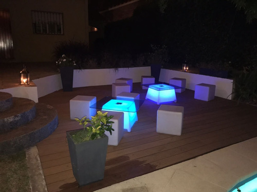 Imagen 4 de 10 de Alquiler Living - Juego De Living - Puff Led - Champañeras