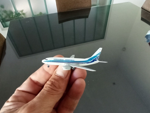 Imagen 2 de 10 de Avión Herpa Retro Aerolíneas Argentinas 1/500 Boeing 737