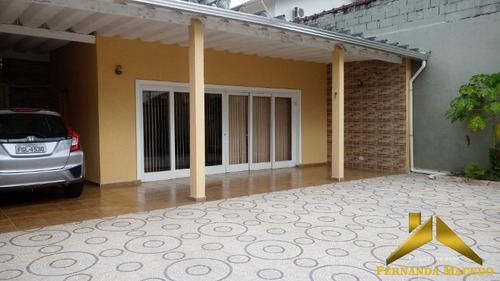Oportunidade - A Sua Casa No Centro De Itanhaém Com O Melhor Preço - São Três Quartos, Suíte E Um Terreno Grande Para Construção De Piscina - Ca00033 - 34123185