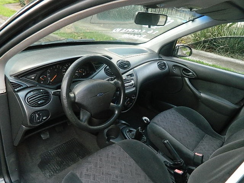 Imagem 8 de 8 de Focus 1.8 L Sedan Com Ar E Direção