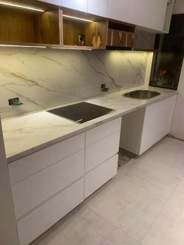 Neolith Calacatta Mesadas