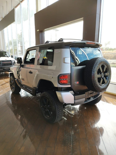 Imagem 7 de 10 de Troller T4 3.2 Xlt Connect Manual Prata Geada 21/2021
