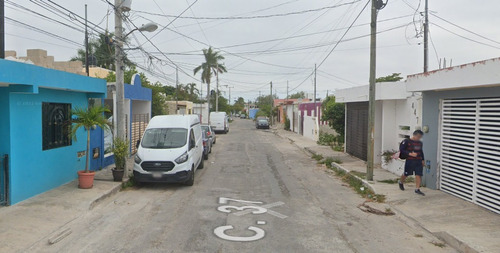 Casa En Remate Bancario En C. 37, Juan Pablo Ii, Mérida, Yucatán (60% Descuento, Sólo Pago De Contado En 2 Cuotas) ¡gran Oportunidad De Inversión! - Sk12