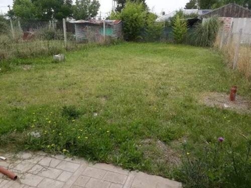 Casa Venta 2 Dormitorios 1 Baño 1 Cochera Jardin 82 Mts 2 Cubiertos Terreno 300 Mts 2 - Villa Parque Sicardi