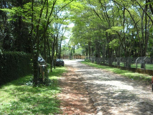 Imagem 9 de 15 de Residência Em Condominio A 1 Km Do The Square E D. Deôla,9.000 M, Quadra De Tenis E Piscina. - Gv13613