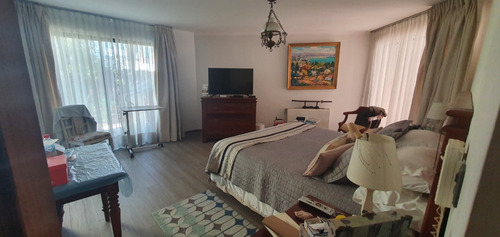 Vendo Hermosa Casa Simón González, La Reina.