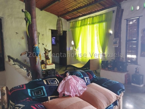Ana Torres. Casa En Venta 2417736 En Sabaneta