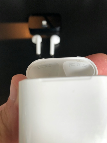 AirPods De 2º Geração - Chip H1 - Com Estojo De Recarga