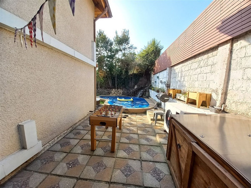Condominio, Casa En Venta De 4 Dorm. En La Reina