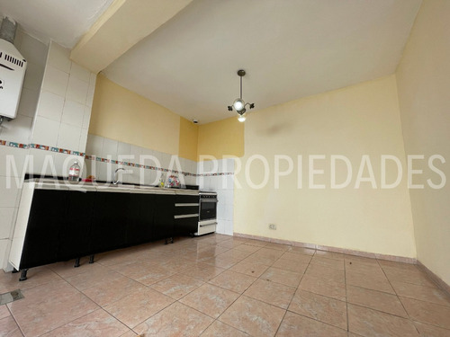 Casa 3 Ambientes Con Entrada De Autos, Patio Y Terraza