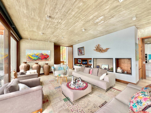 Gran Y Sólida Casa En Venta Con Privilegiada Vista, Zapallar