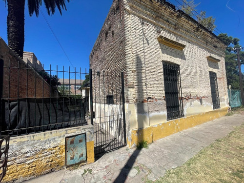 Casa Antigua A Remodelar - Bº San Cayetano - Luján