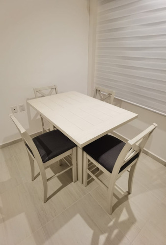 Comedor De Madera Encino Blanco Vintage Con 4 Sillas Altas